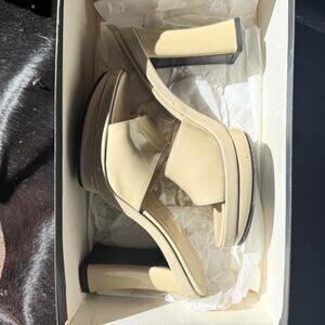 Y2K Via Spiga cream nude chunky platform mule heels Size 6.5 B